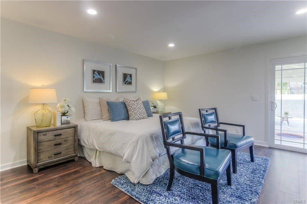 Bedroom, Dining room, Interior, Recessed Lighting, Wood Texture Flooring