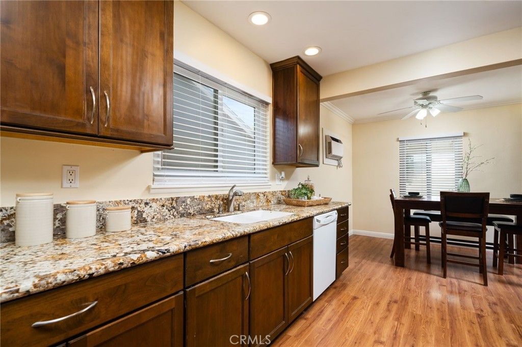 Dining room, Interior, Kitchen, Recessed Lighting, Wood Texture Flooring