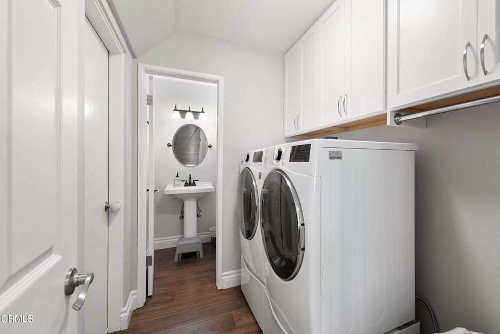 Interior, Washer, Wood Texture Flooring