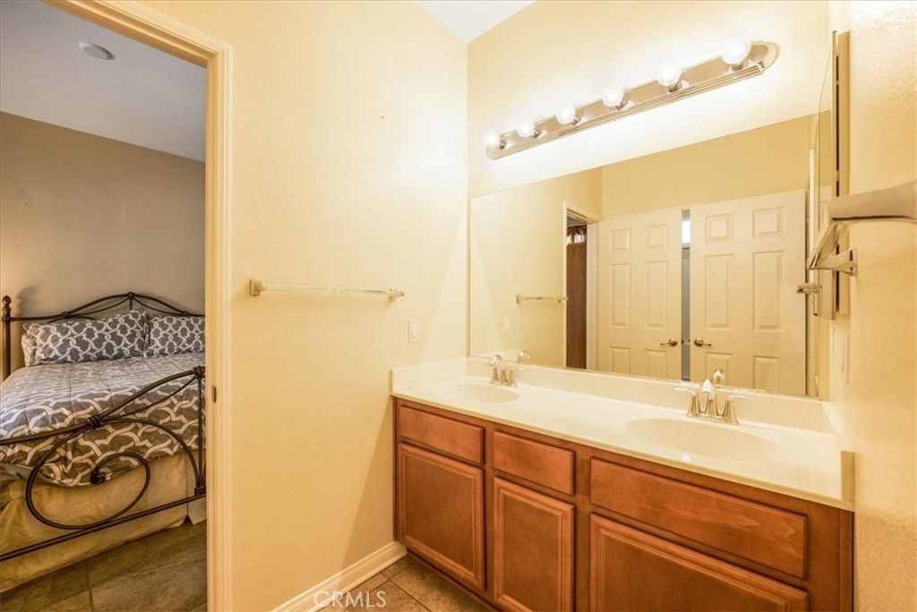 Bathroom, Bedroom, Dual Sink Vanities, Interior