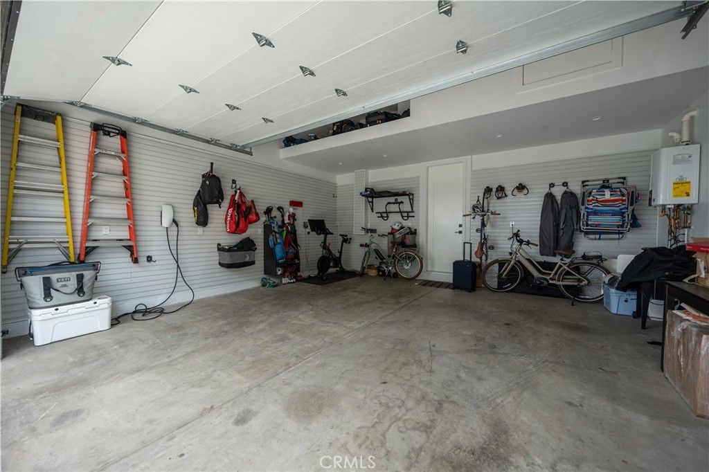 Garage, Interior