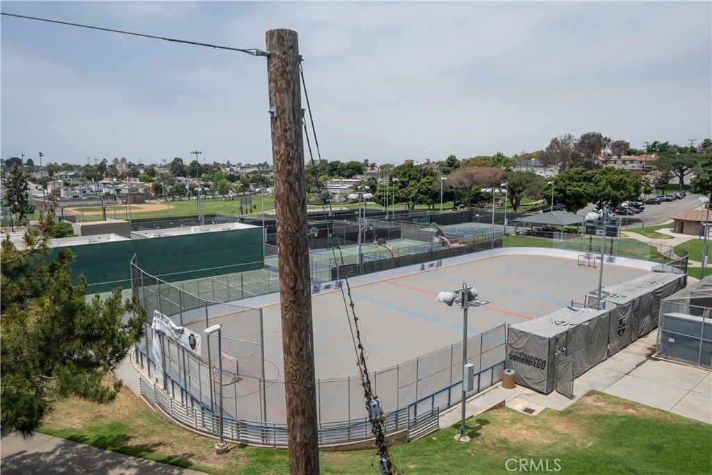 Exterior, Tennis Courts