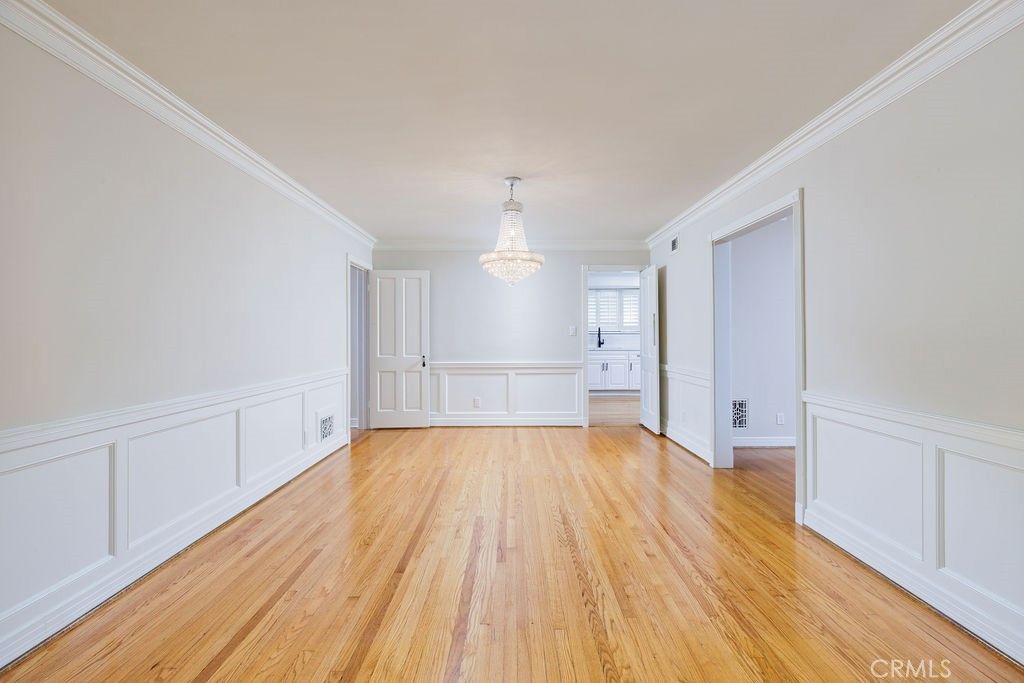 Chandelier, Empty room, Interior, Wood Texture Flooring