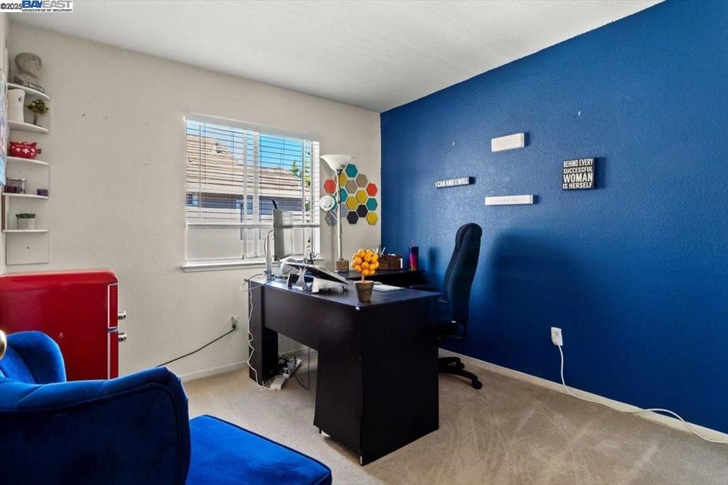Home Office, Interior