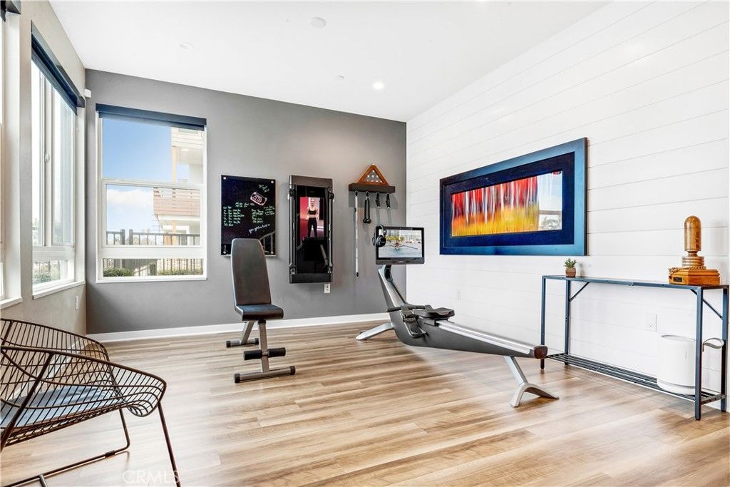 Fitness Equipment, Interior, Recessed Lighting, Wood Texture Flooring