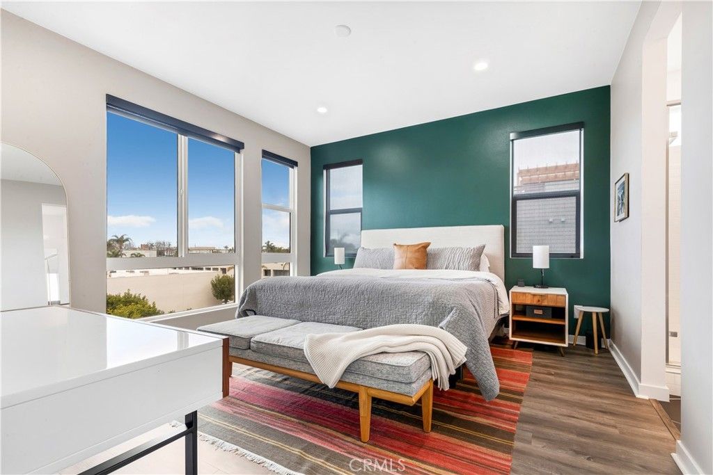 Bedroom, Interior, Recessed Lighting, Water, Wood Texture Flooring