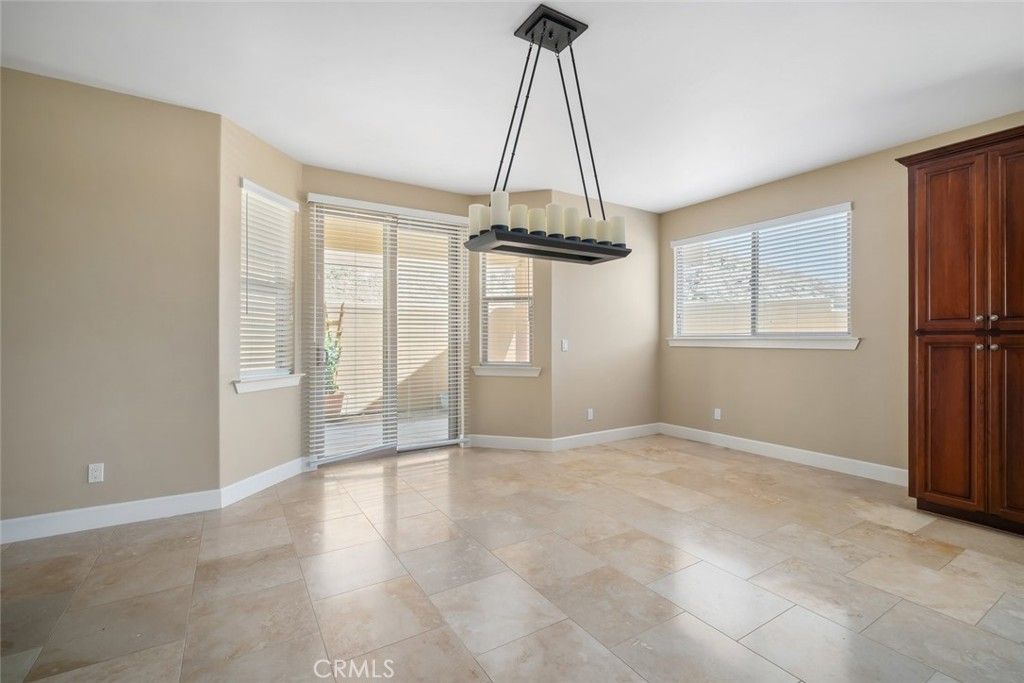 Chandelier, Empty room, Interior, Pendant Lights