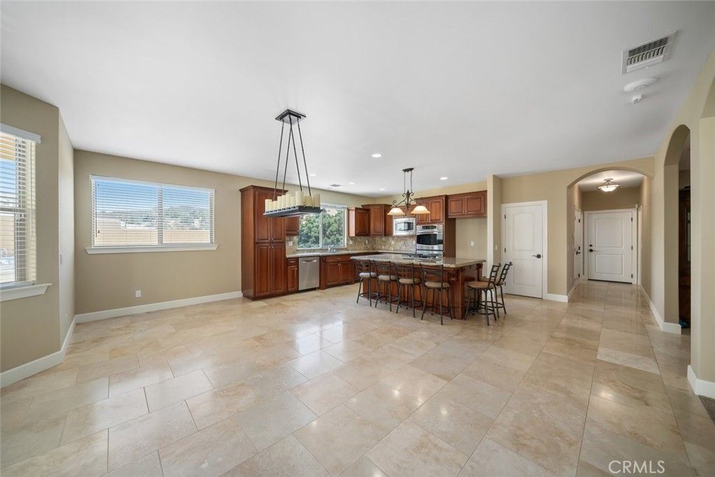 Dining room, Interior, Kitchen, Pendant Lights, Recessed Lighting, Stainless Steel Appliances