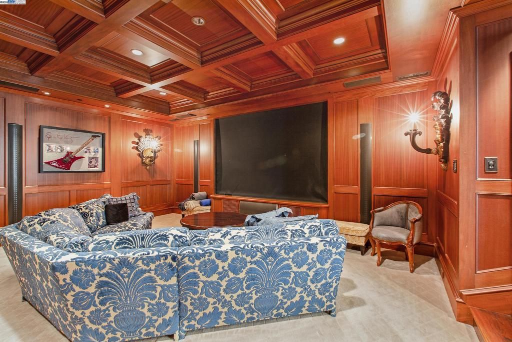 Interior, Recessed Lighting, Wooden Beams, Wooden Ceilings, Wooden Walls