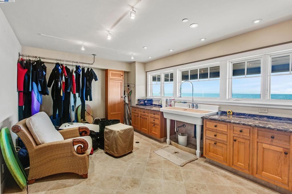 Interior, Recessed Lighting, Water