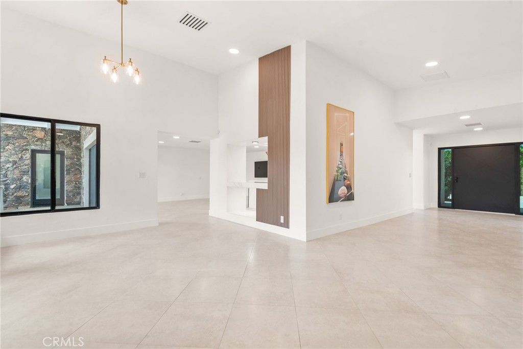 Empty room, Interior, Pendant Lights, Recessed Lighting