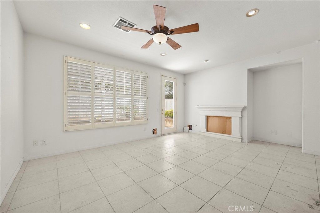 Empty room, Fireplace, Interior, Recessed Lighting