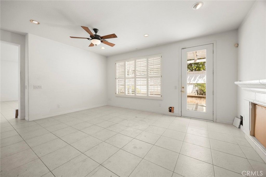 Empty room, Fireplace, Interior, Recessed Lighting