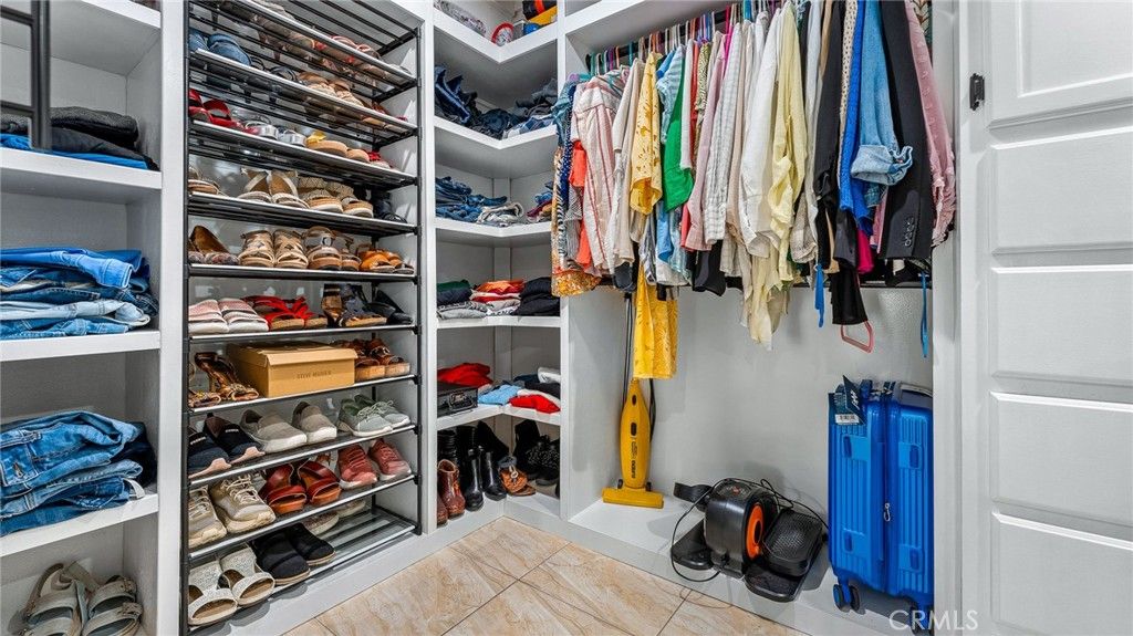 Interior, Walk-in Closets