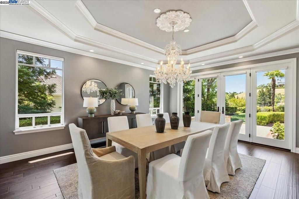 Chandelier, Dining room, Interior, Recessed Lighting, Wood Texture Flooring