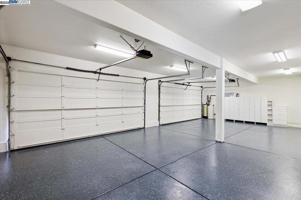 Garage, Interior
