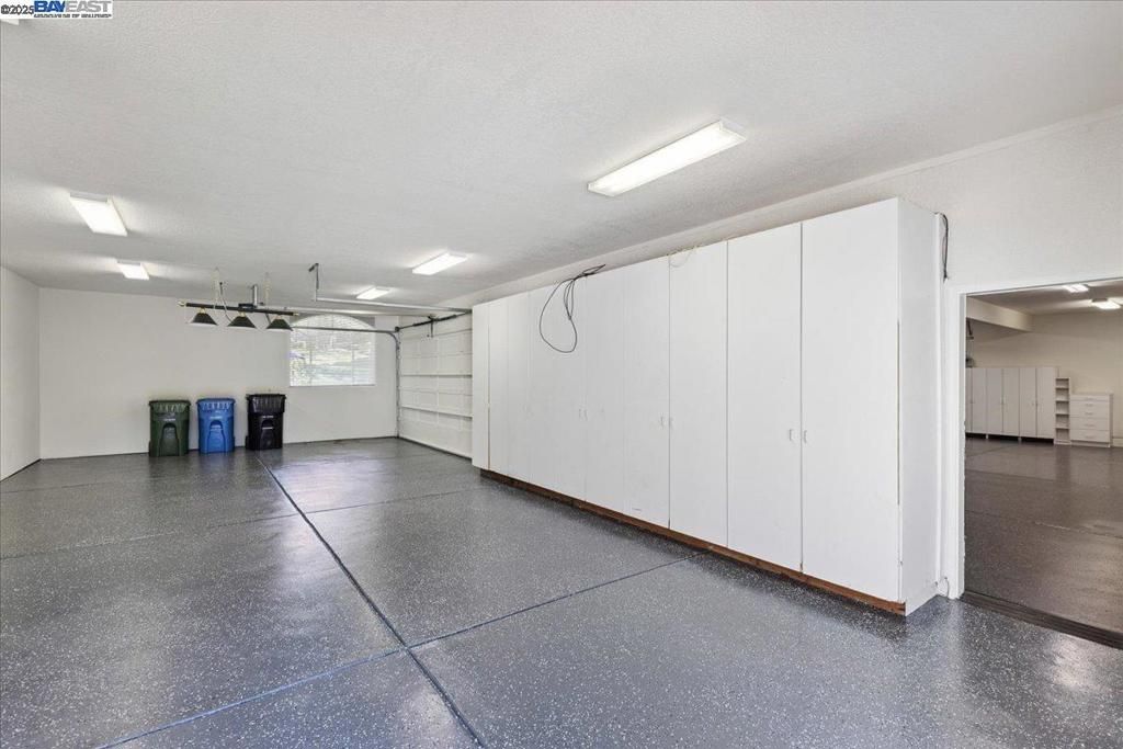 Garage, Interior