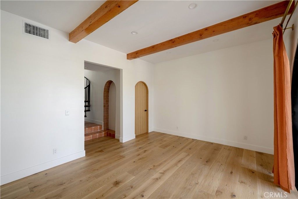 Empty room, Interior, Recessed Lighting, Wooden Beams, Wood Texture Flooring