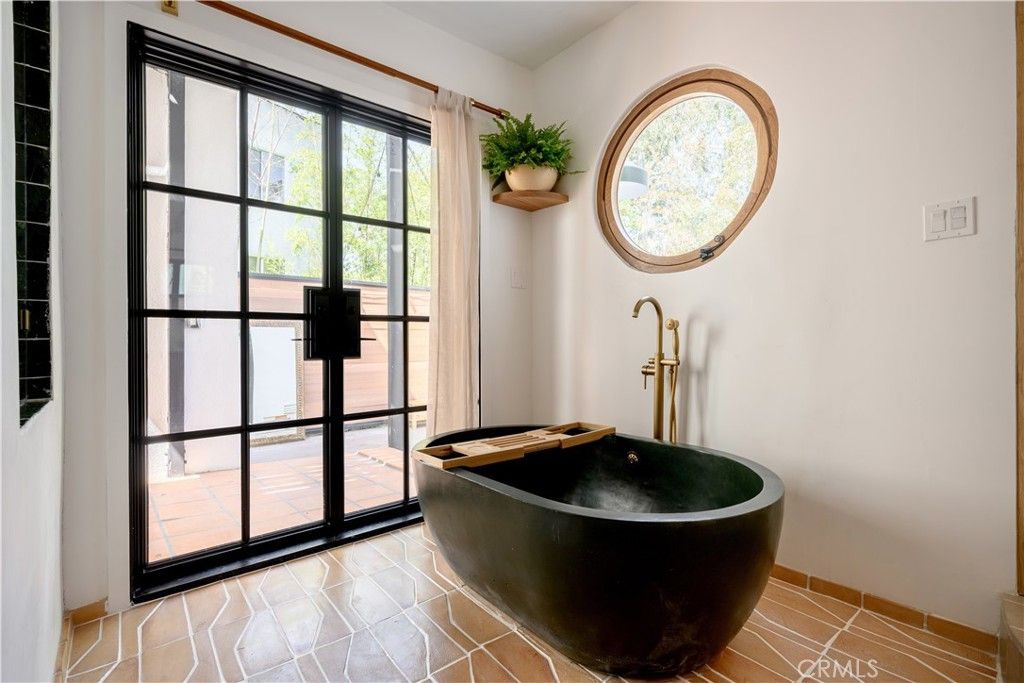 Bathroom, Free Standing Baths, Interior