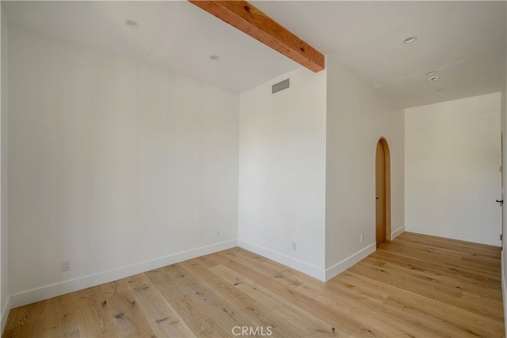 Empty room, Interior, Recessed Lighting, Wooden Beams, Wood Texture Flooring