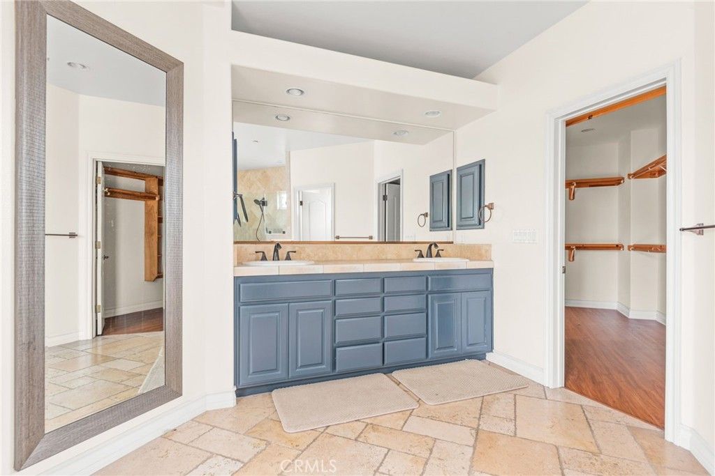 Bathroom, Dual Sink Vanities, Interior, Wood Texture Flooring