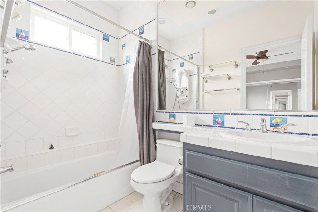 Bathroom, Interior, Tile Countertops