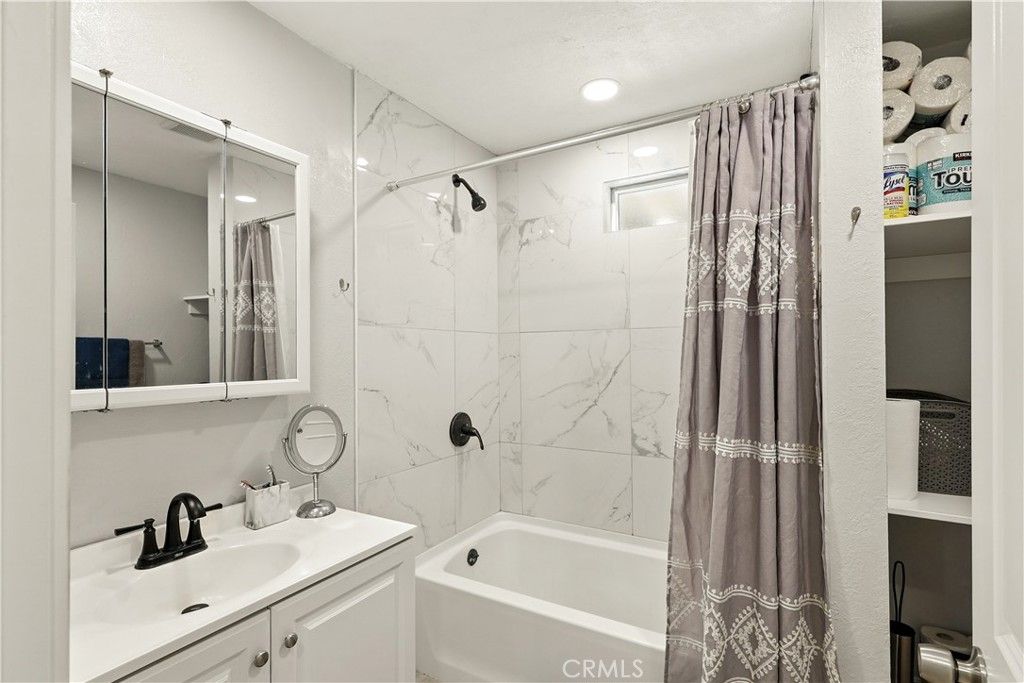 Bathroom, Interior, Marble Walls, Recessed Lighting