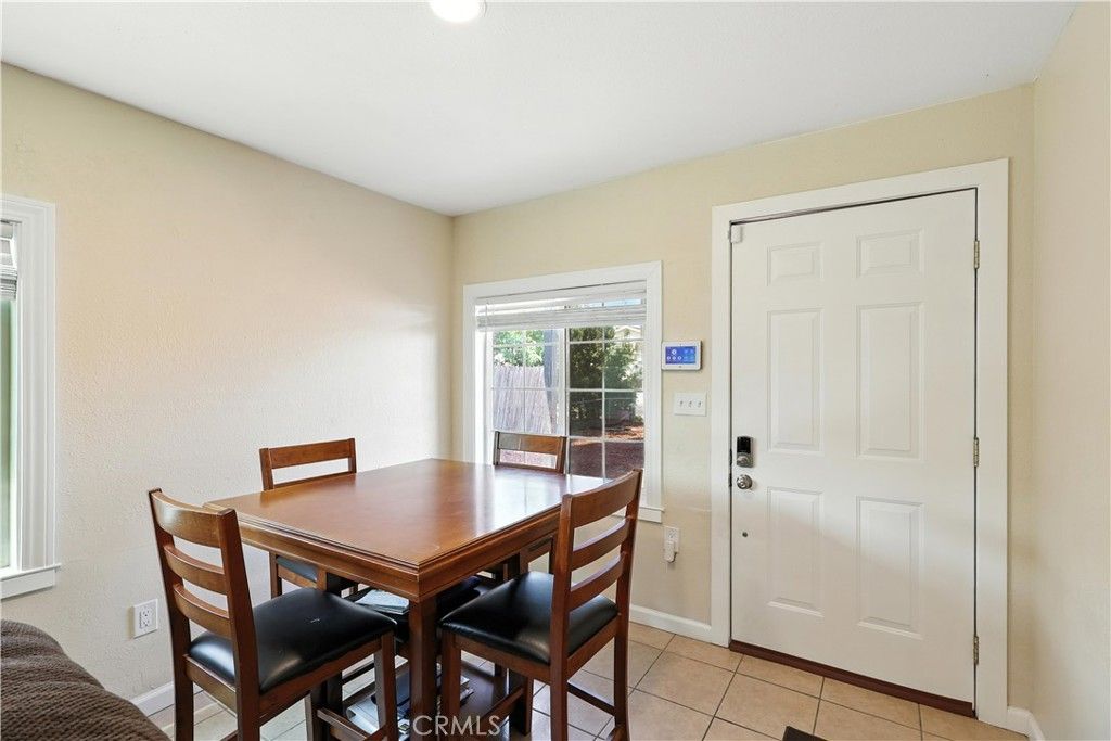 Dining room, Interior, Recessed Lighting