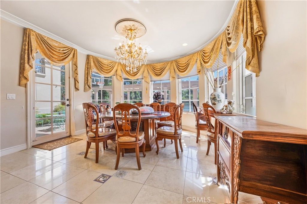 Chandelier, Dining room, Interior, Recessed Lighting