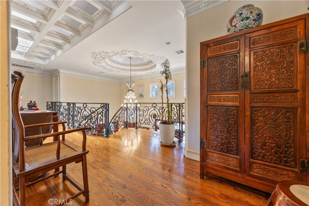 Chandelier, Interior, Wood Texture Flooring
