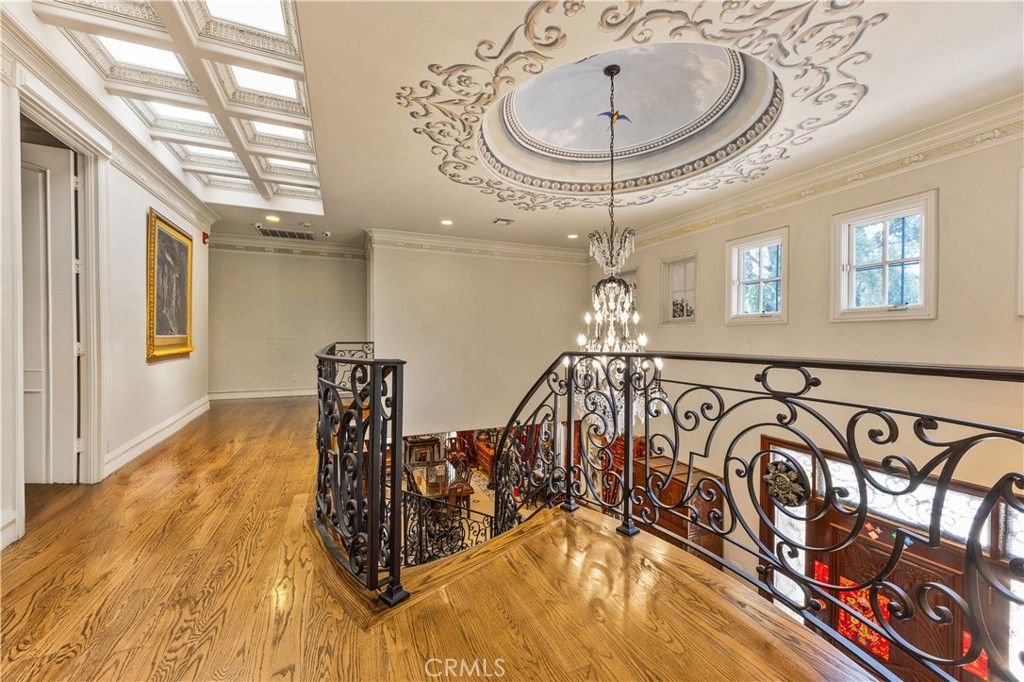 Chandelier, Interior, Recessed Lighting, Wood Texture Flooring