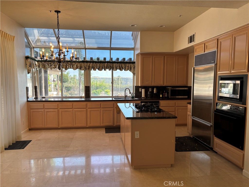 Chandelier, Interior, Kitchen, Recessed Lighting, Stainless Steel Appliances