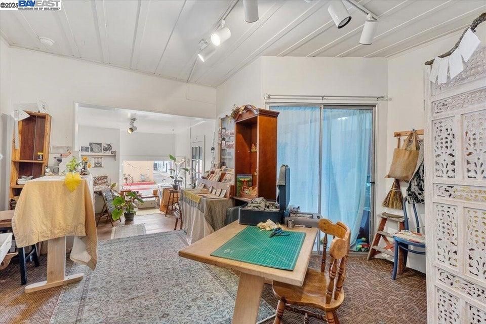 Dining room, Interior