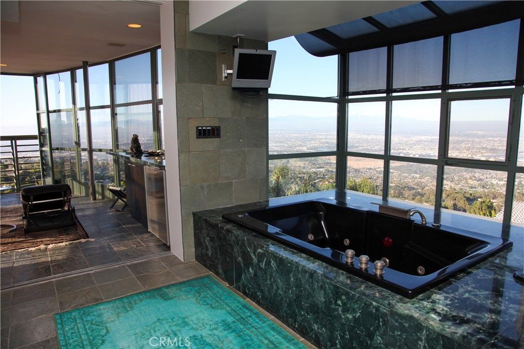 Bathroom, Hot Tub, Interior, Recessed Lighting, Water