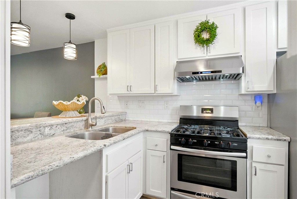 Interior, Kitchen, Pendant Lights, Stainless Steel Appliances