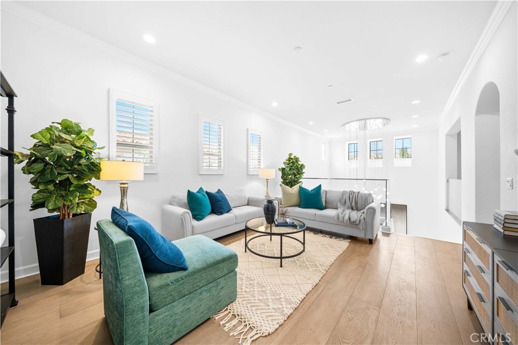 Chandelier, Interior, Living room, Recessed Lighting, Wood Texture Flooring