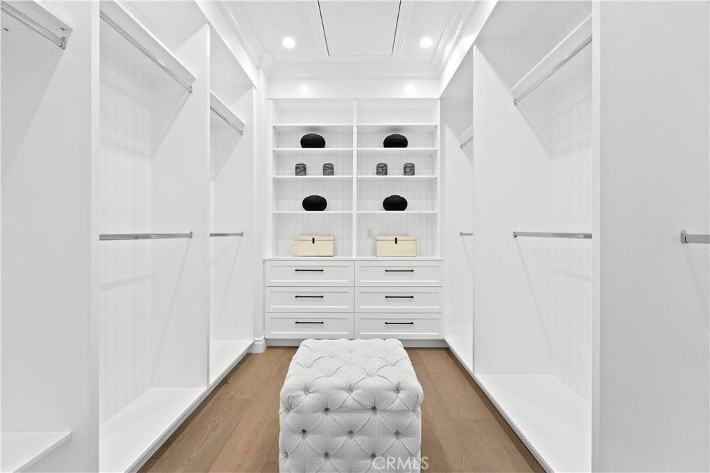 Interior, Recessed Lighting, Walk-in Closets, Wood Texture Flooring