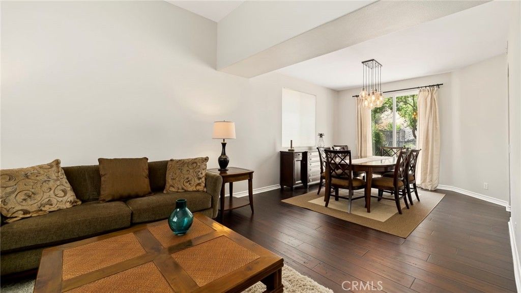 Chandelier, Dining room, Interior, Living room, Pendant Lights, Wood Texture Flooring