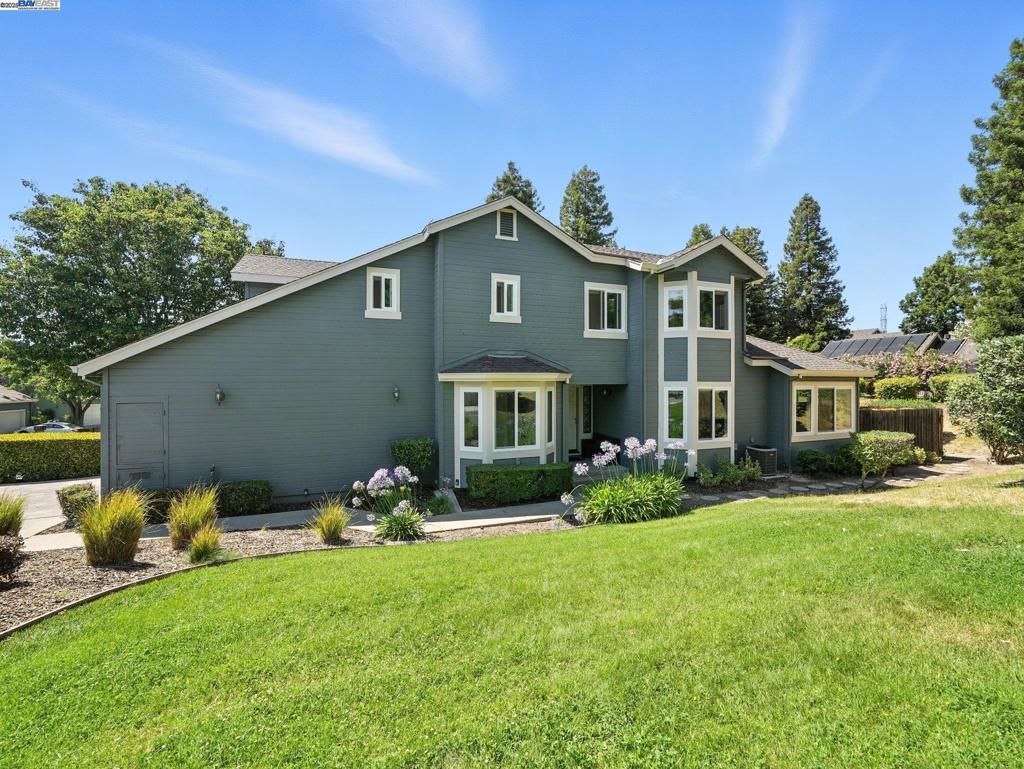 Backyard, Exterior, Facade, Farmhouse
