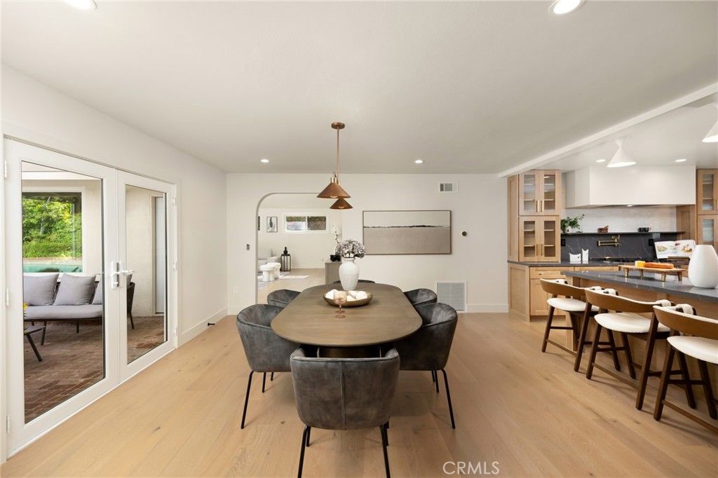Dining room, Interior, Kitchen, Pendant Lights, Recessed Lighting, Wood Texture Flooring