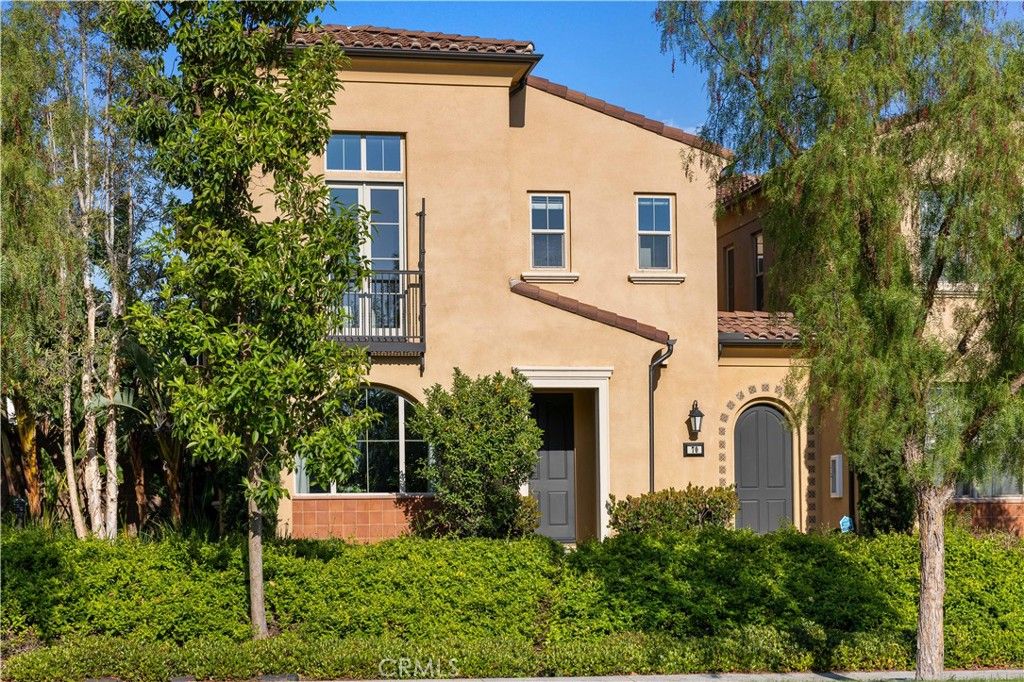 Exterior, Facade, Mediterranean