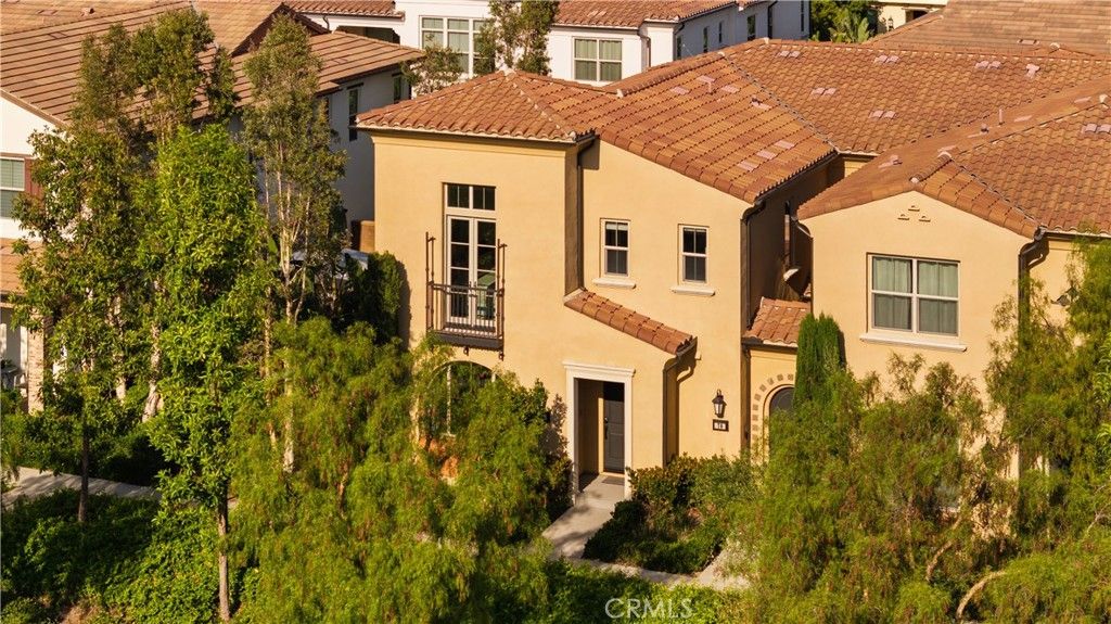 Exterior, Facade, Mediterranean