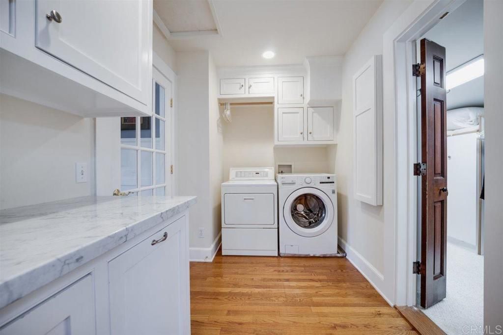 Interior, Recessed Lighting, Utility Closets, Washer, Wood Texture Flooring