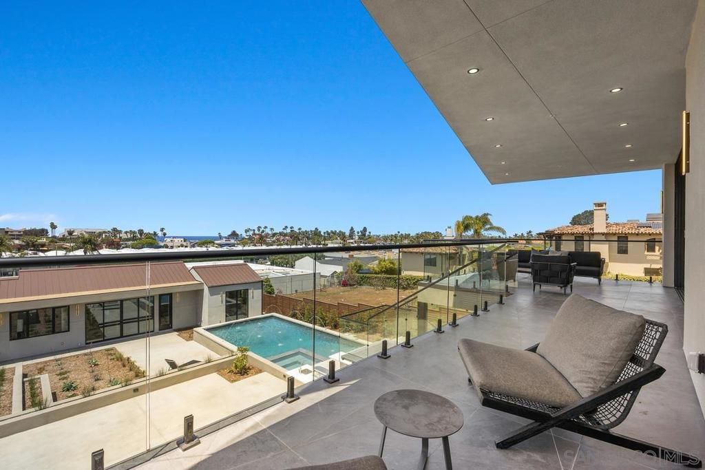 Exterior, Pool, Other