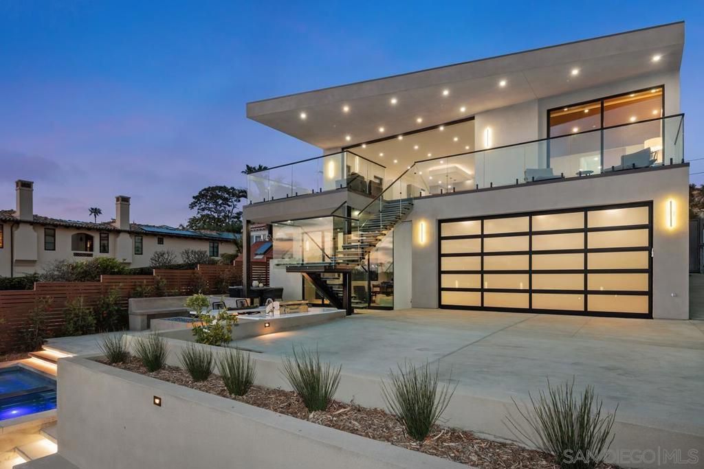 Attached, Exterior, Facade, Modern