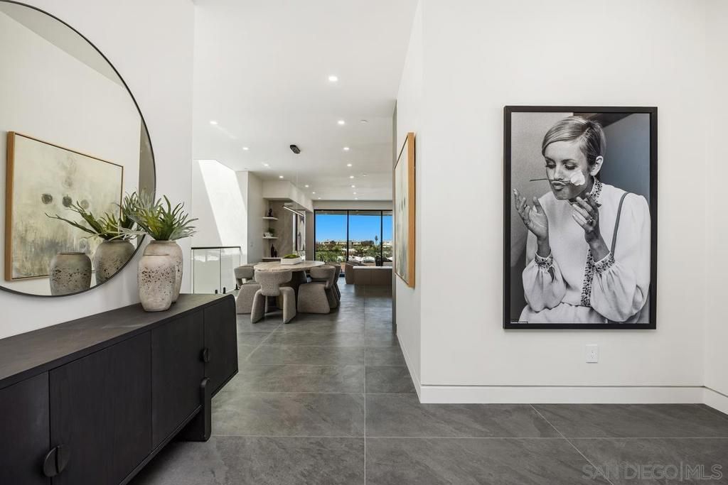 Dining room, Interior, Recessed Lighting