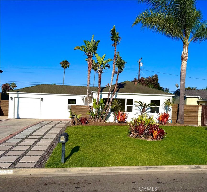 Attached, Detached Garage, Exterior, Facade, Ranch