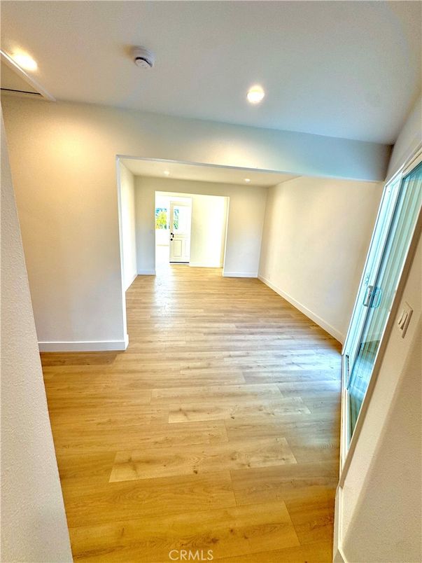Empty room, Interior, Recessed Lighting, Wood Texture Flooring