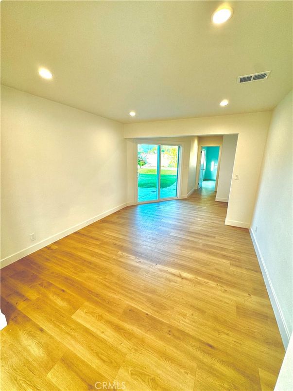 Empty room, Interior, Recessed Lighting, Wood Texture Flooring
