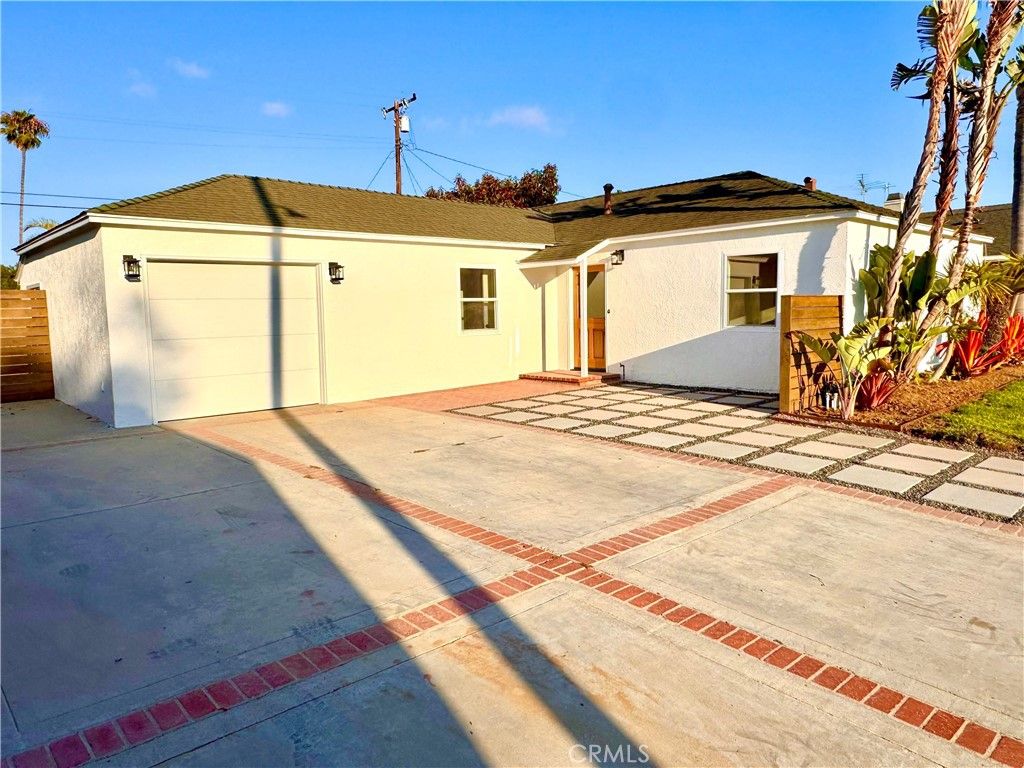 Backyard, Detached Garage, Exterior